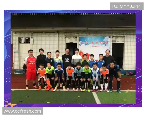 与足球明星亲密合影的梦想之旅与追逐的激情 与足球明星亲密合影的梦想之旅与追逐的激情