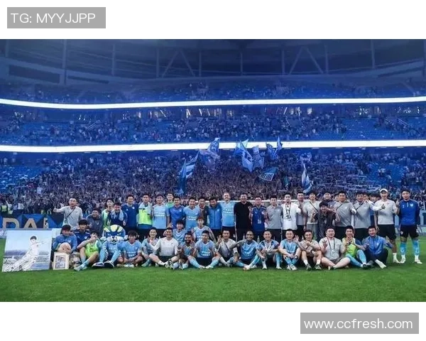 众多退役足球明星重返赛场展现风采引发球迷热议与期待